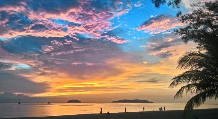 8 Pantai Di Kota Kinabalu Dengan Pemandangan  Senja 